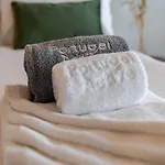 Fountain Retreat I Pool, Jacuzzi & Sports Escape * Viana do Castelo