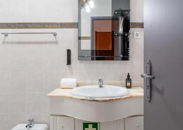 Villa Fountain Retreat I Pool, Jacuzzi & Sports Escape