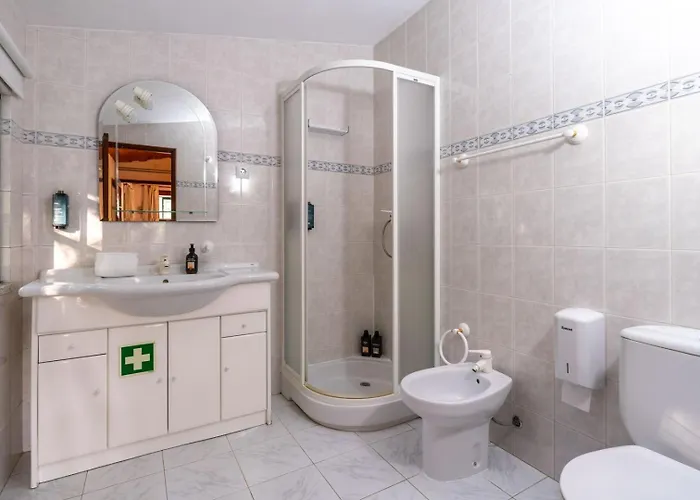 Fountain Retreat I Pool, Jacuzzi & Sports Escape Villa