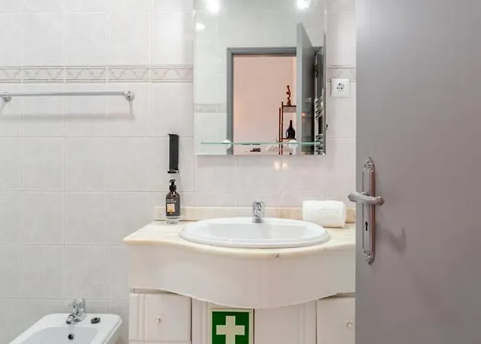 Fountain Retreat I Pool, Jacuzzi & Sports Escape Viana do Castelo