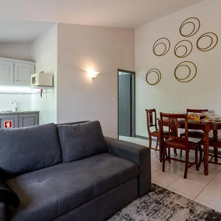 Lägenhet Fountain Retreat I Pool, Jacuzzi & Sports Escape *