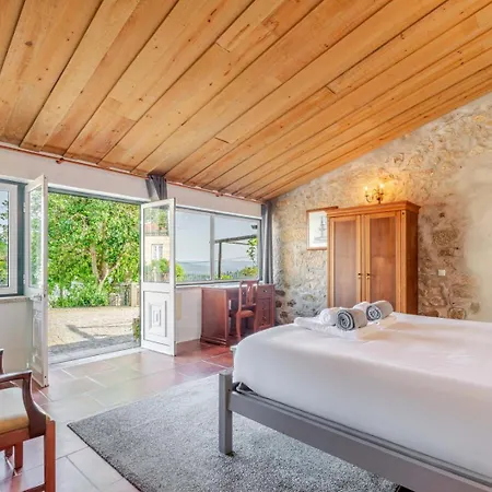 Fountain Retreat I Pool & Sports Escape Villa Viana do Castelo