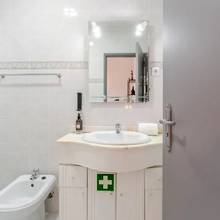 Fountain Retreat I Pool, Jacuzzi & Sports Escape Viana do Castelo