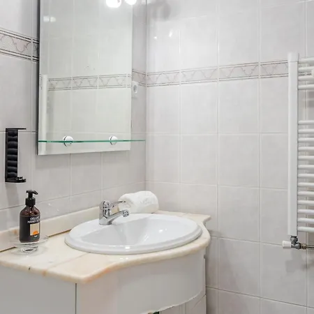 Fountain Retreat I Pool & Sports Escape Villa Viana do Castelo
