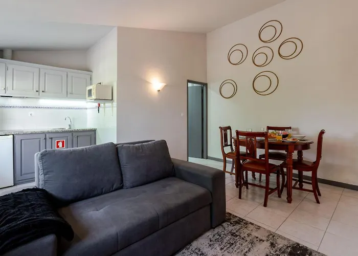 Villa Fountain Retreat I Pool, Jacuzzi & Sports Escape *