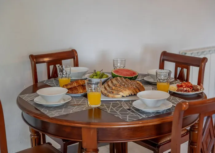 Fountain Retreat I Pool, Jacuzzi & Sports Escape *