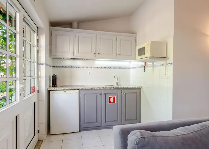 Villa Fountain Retreat I Pool, Jacuzzi & Sports Escape *