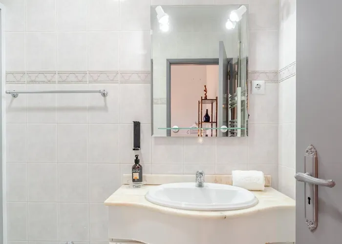 Fountain Retreat I Pool, Jacuzzi & Sports Escape Viana do Castelo